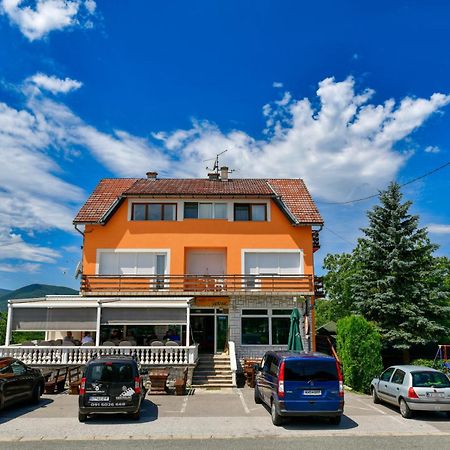 Accommodation "Old Town Dreznik" Раковица Экстерьер фото