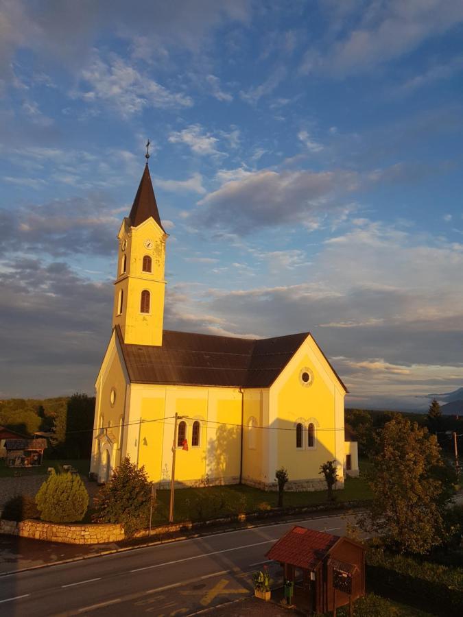 Accommodation "Old Town Dreznik" Раковица Экстерьер фото