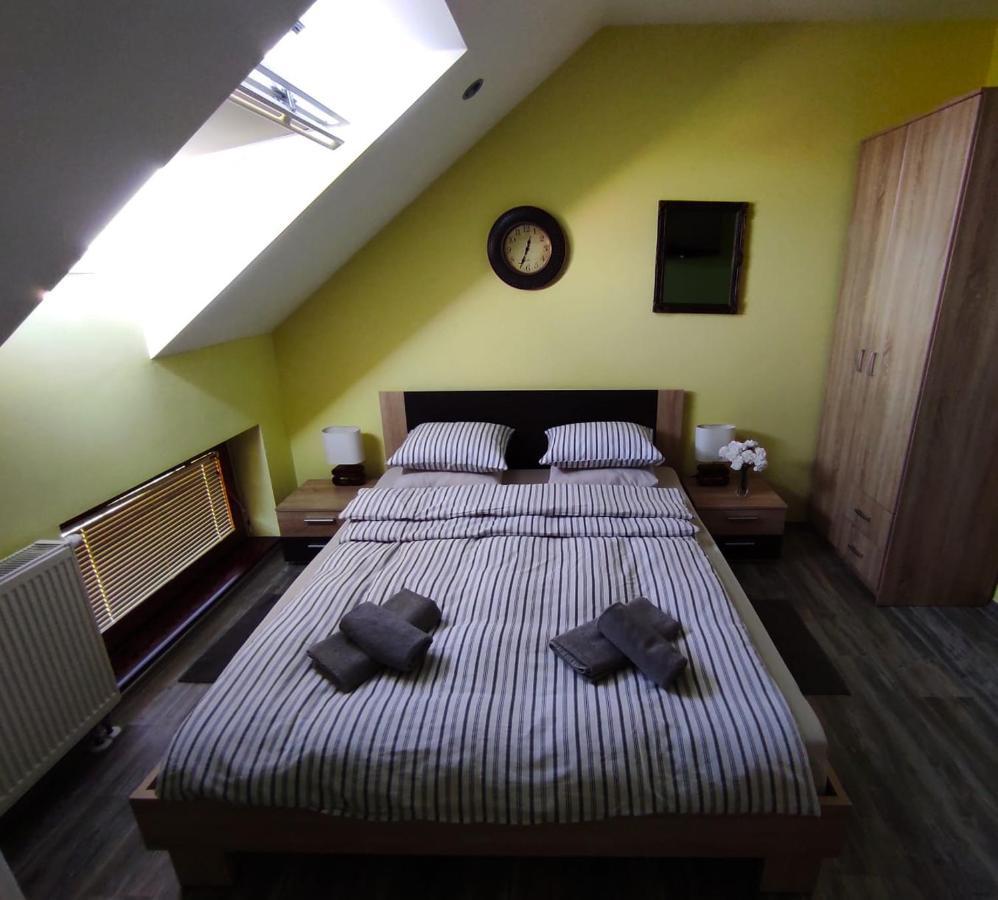 Accommodation "Old Town Dreznik" Раковица Экстерьер фото