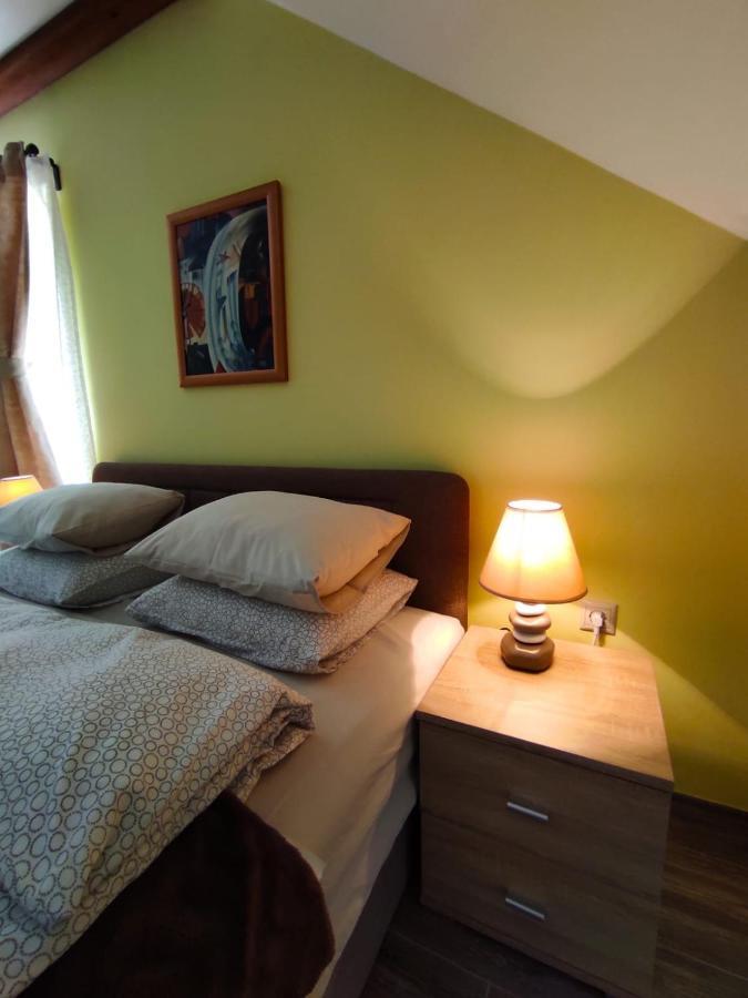 Accommodation "Old Town Dreznik" Раковица Экстерьер фото