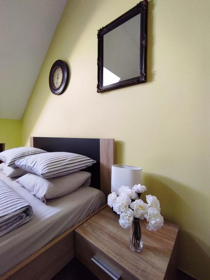 Accommodation "Old Town Dreznik" Раковица Экстерьер фото